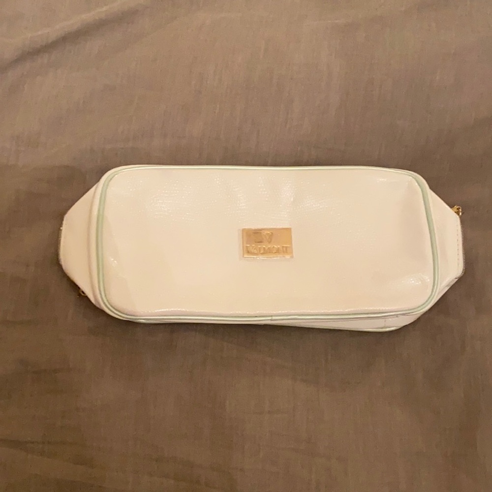 Cosmetic bag
